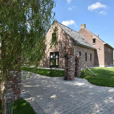 Casa vacanze Spacious With Pond In Poperinge