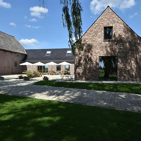 Spacious With Pond In Poperinge Casa vacanze *