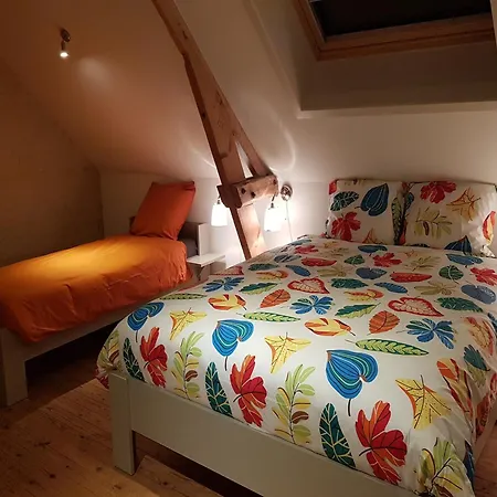 Spacious With Pond In Poperinge Casa vacanze *