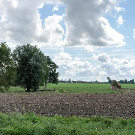 Spacious With Pond In Poperinge Casa vacanze