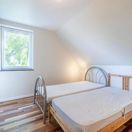 Casa vacanze Spacious With Pond In Poperinge *